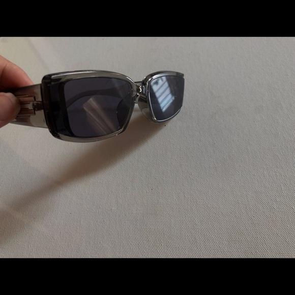 Sunglass - Picture 4 of 8